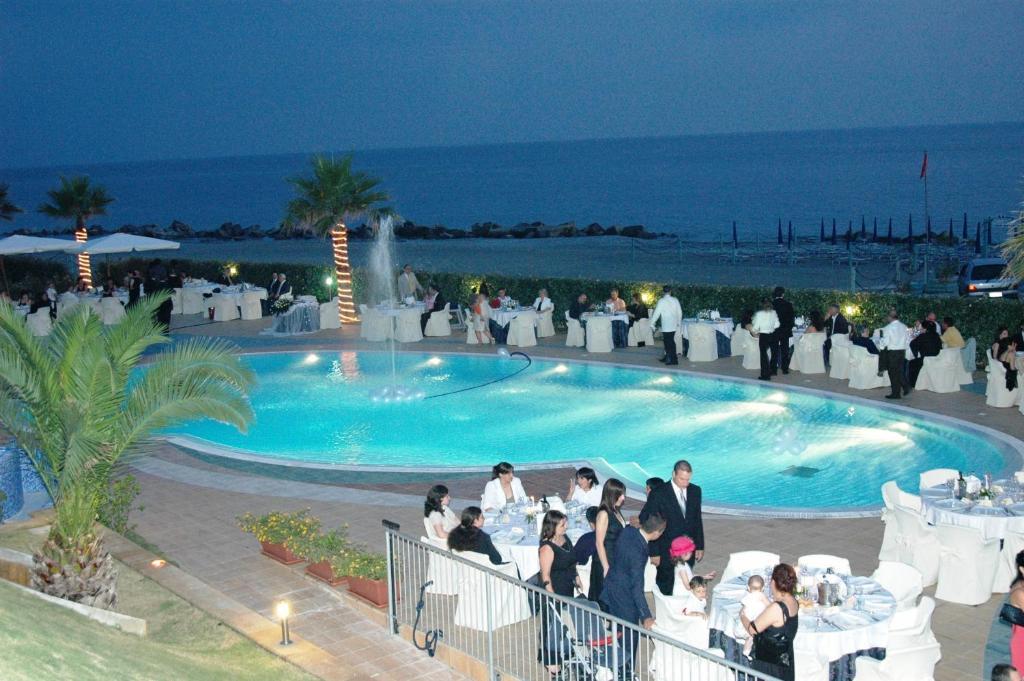 Meridian Hotel جارديا بيمونتيس تيرمي المظهر الخارجي الصورة