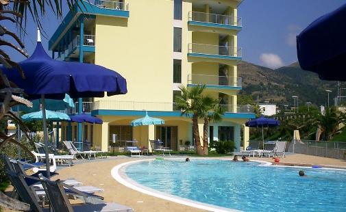 Meridian Hotel جارديا بيمونتيس تيرمي المظهر الخارجي الصورة