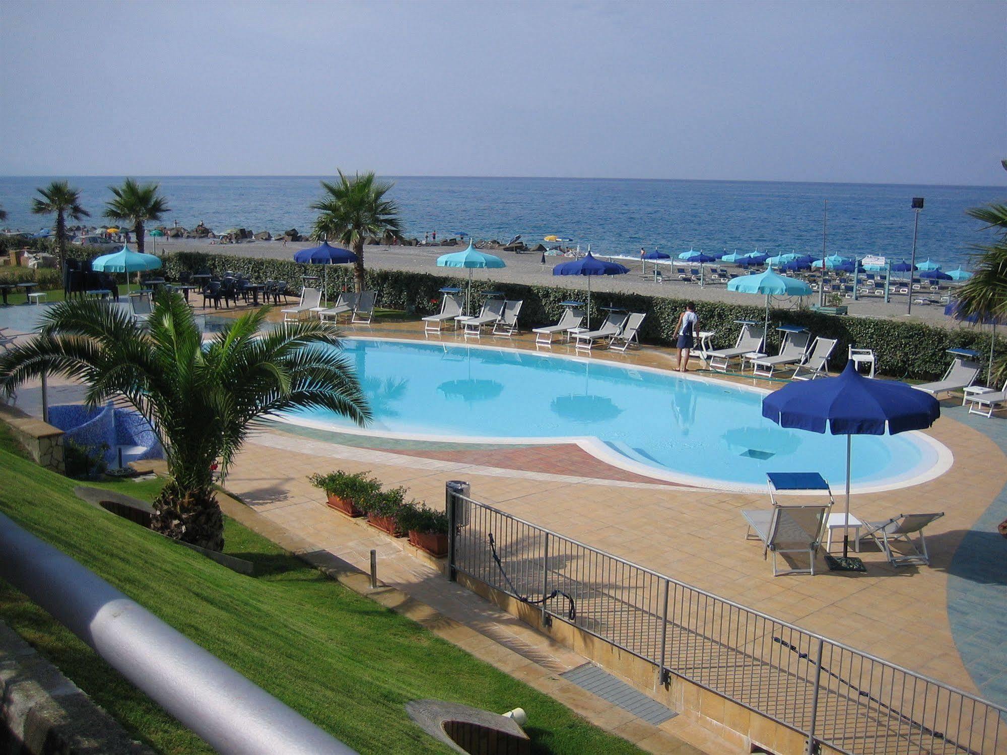 Meridian Hotel جارديا بيمونتيس تيرمي المظهر الخارجي الصورة