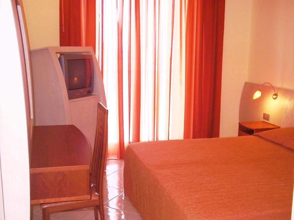 Meridian Hotel جارديا بيمونتيس تيرمي المظهر الخارجي الصورة