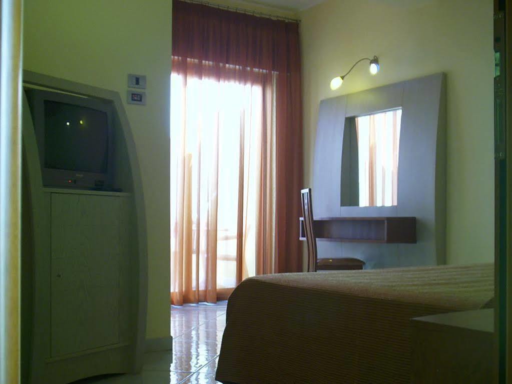Meridian Hotel جارديا بيمونتيس تيرمي المظهر الخارجي الصورة